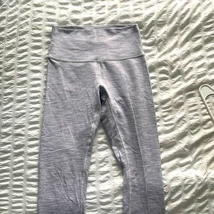 Lululemon wunder under leggings in white with grey stripes, worn only 5 times